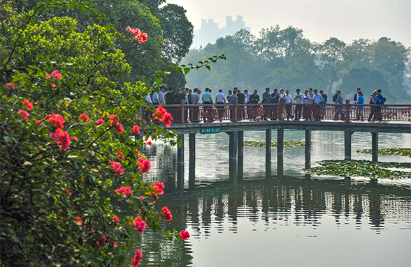 《廣州日?qǐng)?bào)》：東山湖長(zhǎng)制久清，引外地河湖長(zhǎng)來(lái)取經(jīng)